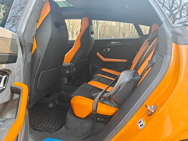 Фото 5 - Lamborghini Urus