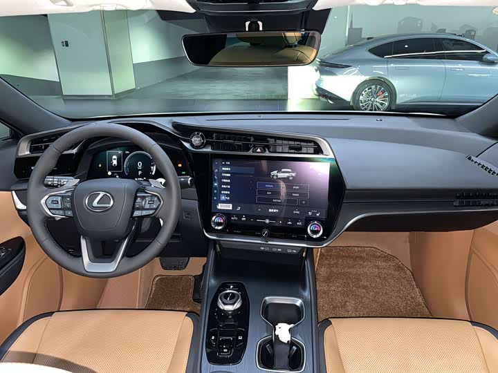 Фото 10 - Lexus RZ