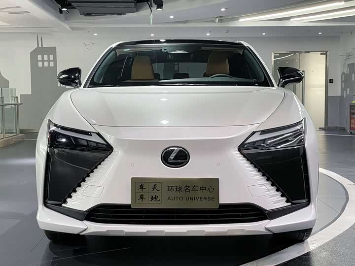 Фото 2 - Lexus RZ