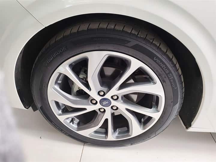 Фото 23 - Ford Mondeo