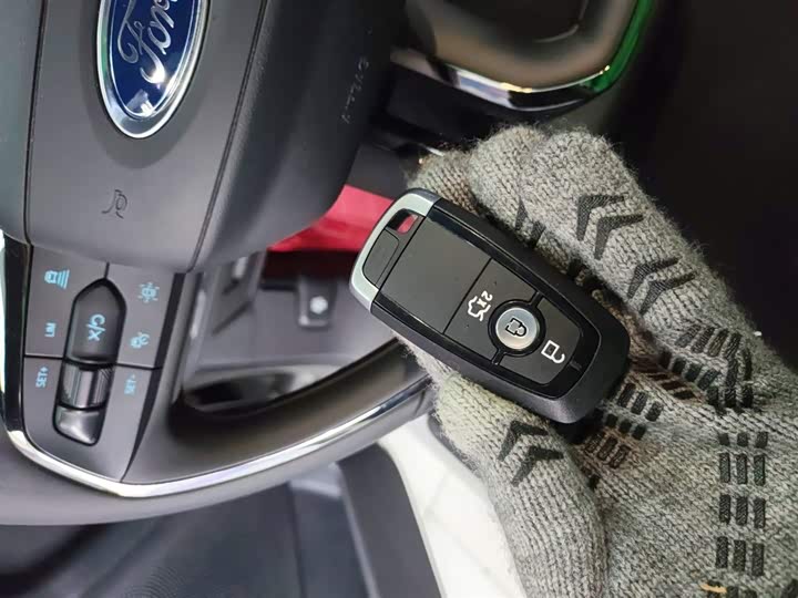 Фото 9 - Ford Mondeo