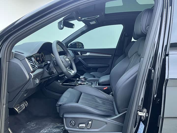 Фото 22 - Audi Q5L