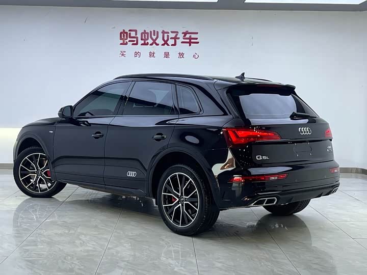 Фото 4 - Audi Q5L