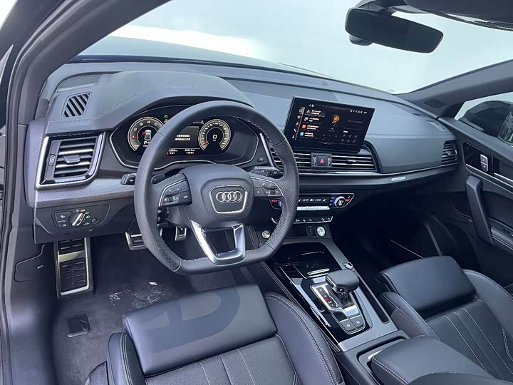 Фото 9 - Audi Q5L