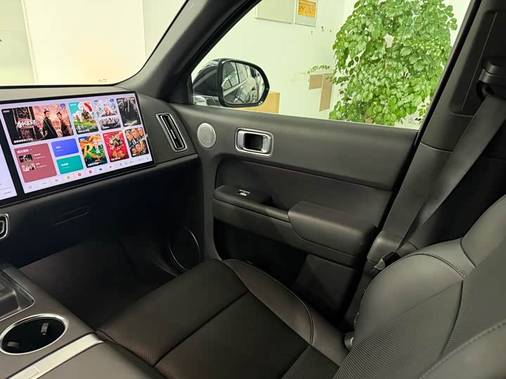 Фото 8 - LiXiang L8