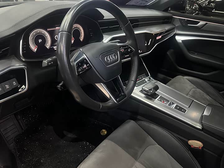 Фото 14 - Audi A6L