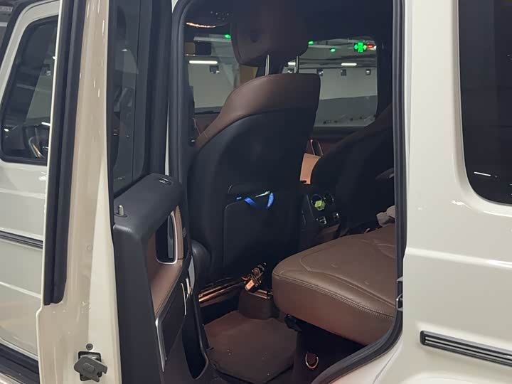 Фото 7 - Mercedes-Benz G-Class