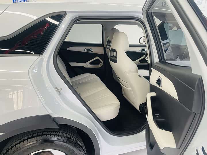 Фото 10 - BYD Yuan Up