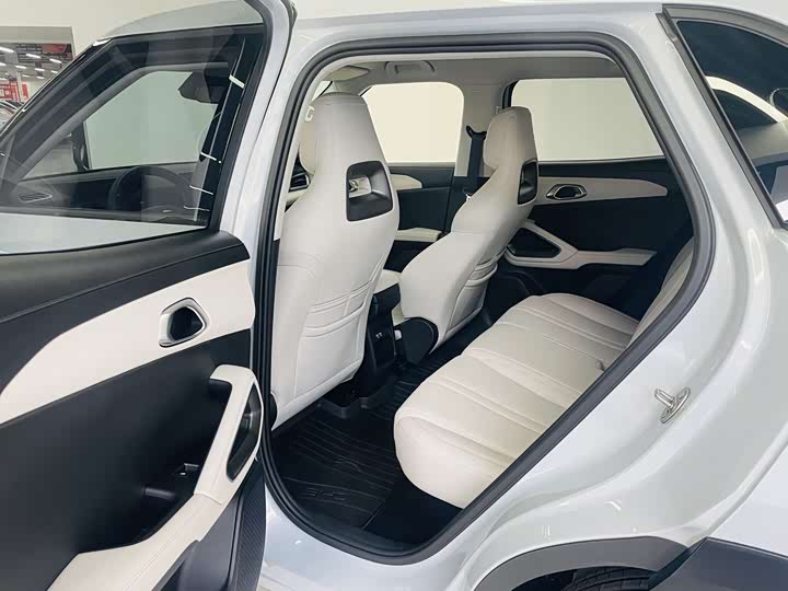 Фото 8 - BYD Yuan Up