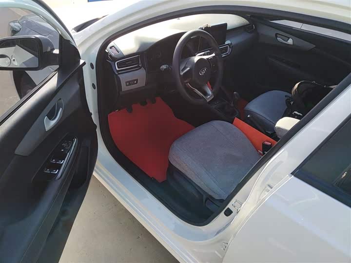 Фото 16 - Kia Forte