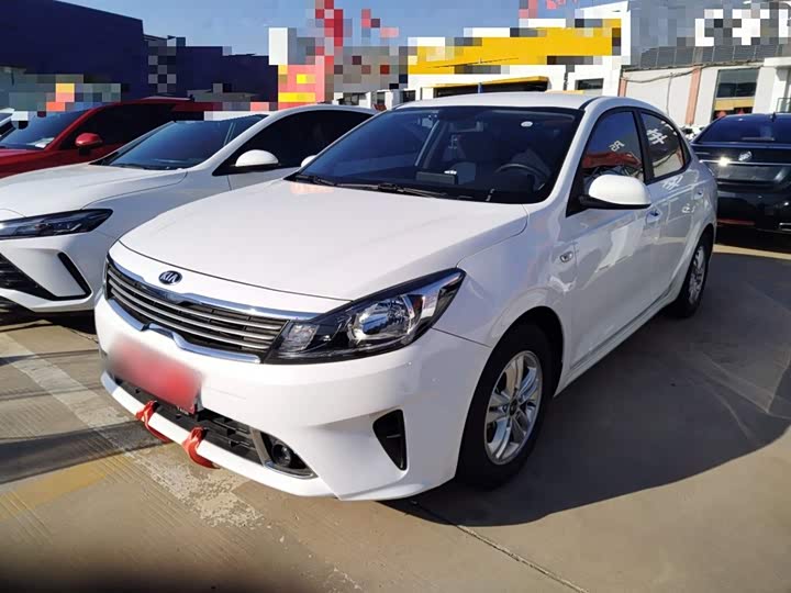 Фото 2 - Kia Forte