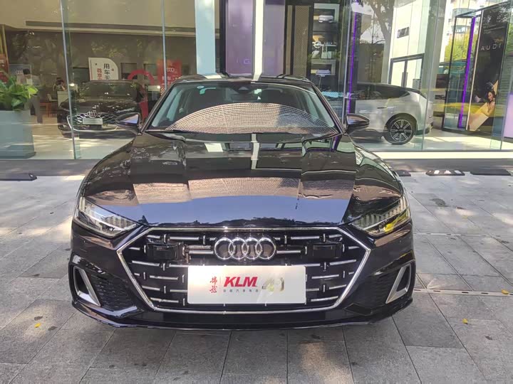 Фото 2 - Audi A7L