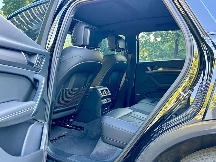 Фото 12 - Audi Q5L