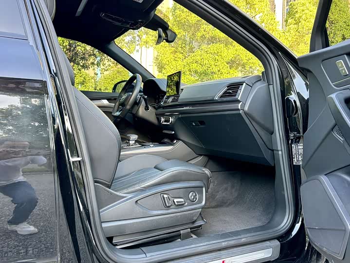 Фото 14 - Audi Q5L