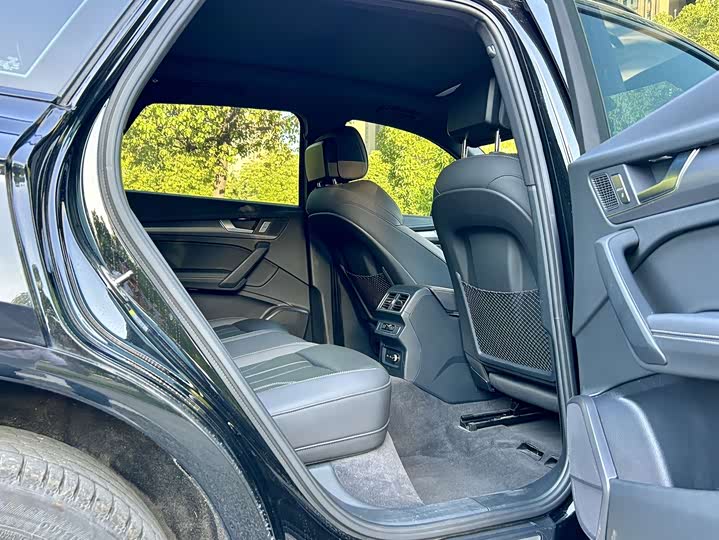 Фото 16 - Audi Q5L