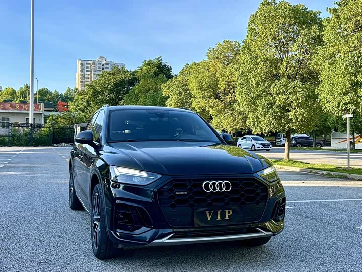 Фото 2 - Audi Q5L