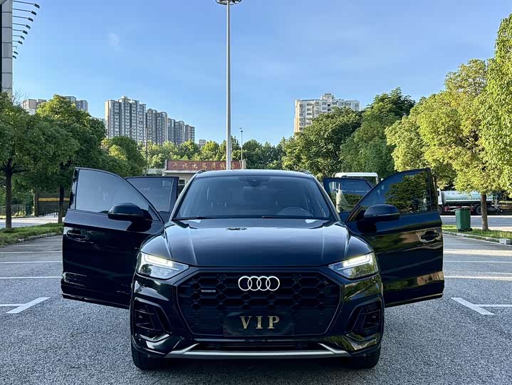 Фото 4 - Audi Q5L