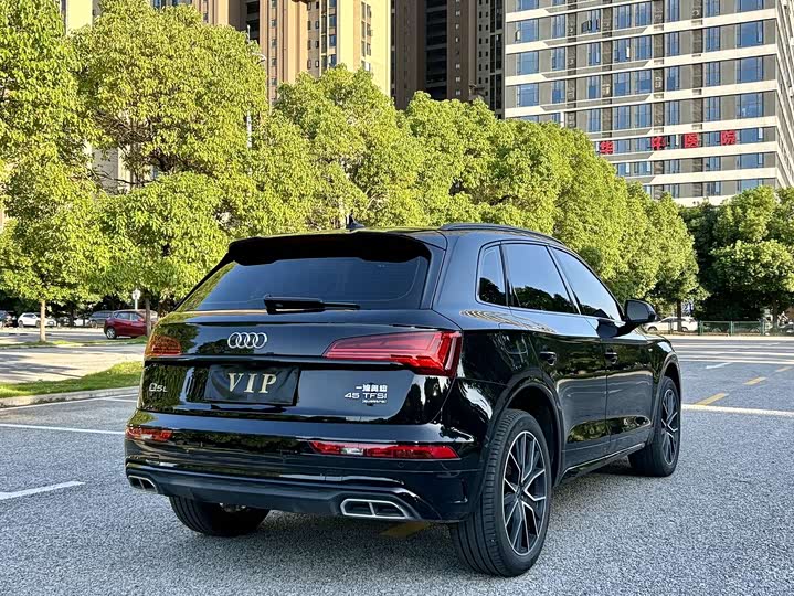 Фото 6 - Audi Q5L