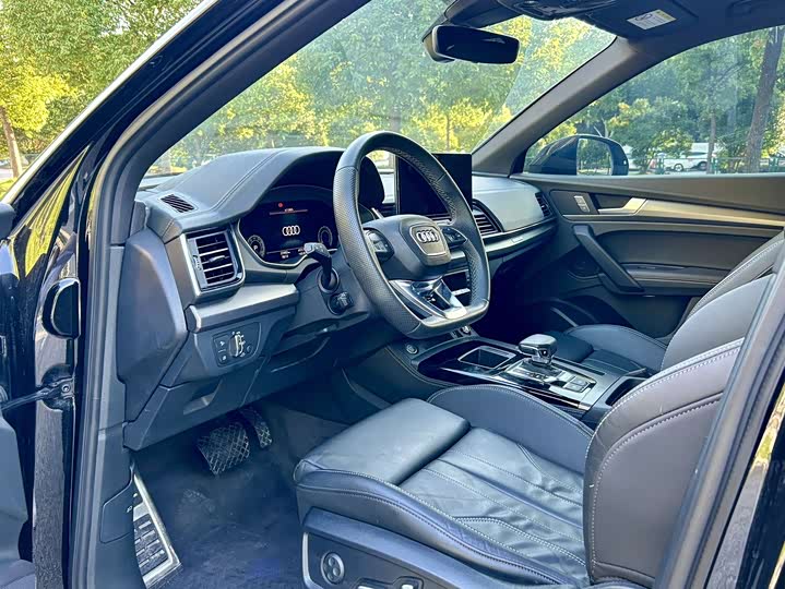 Фото 9 - Audi Q5L