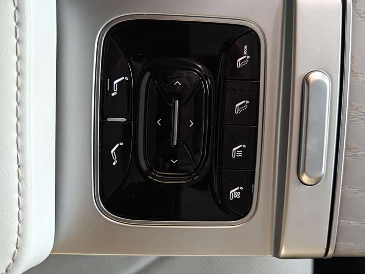 Фото 10 - XPeng X9