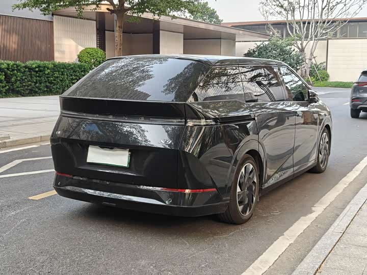 Фото 4 - XPeng X9