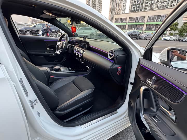 Фото 11 - Mercedes-Benz A-Class