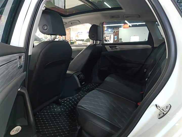 Фото 17 - Volkswagen Sagitar L