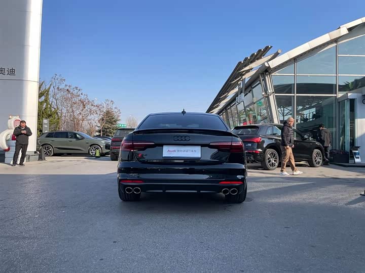 Фото 3 - Audi S4