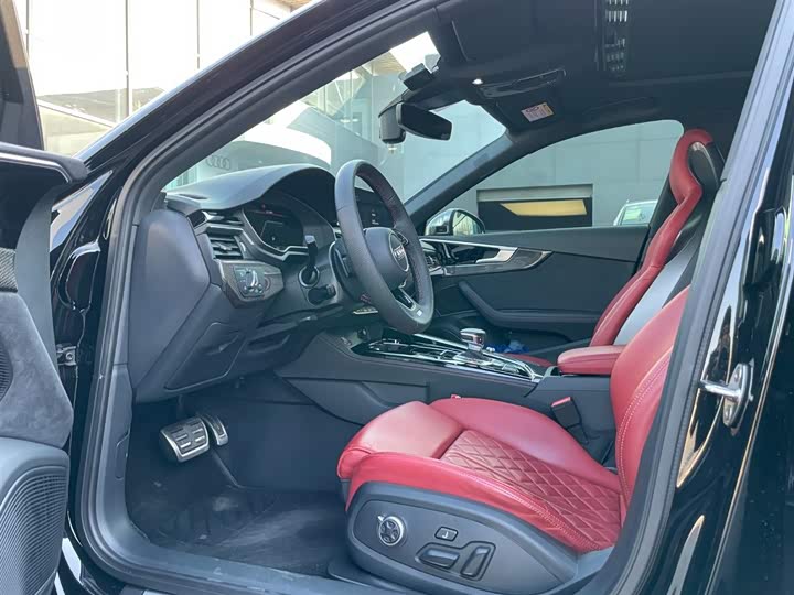 Фото 8 - Audi S4