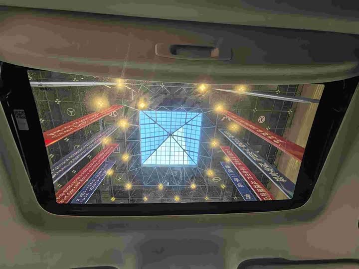 Фото 10 - Geely Coolray