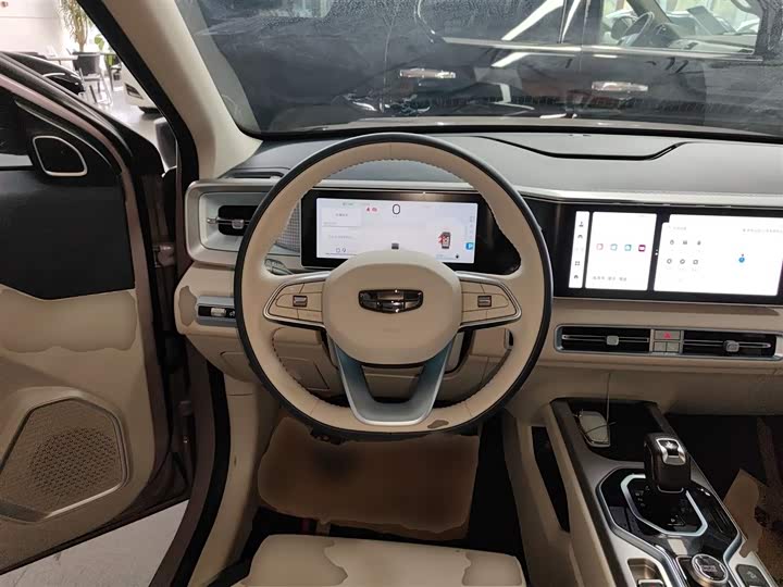 Фото 11 - Geely Icon