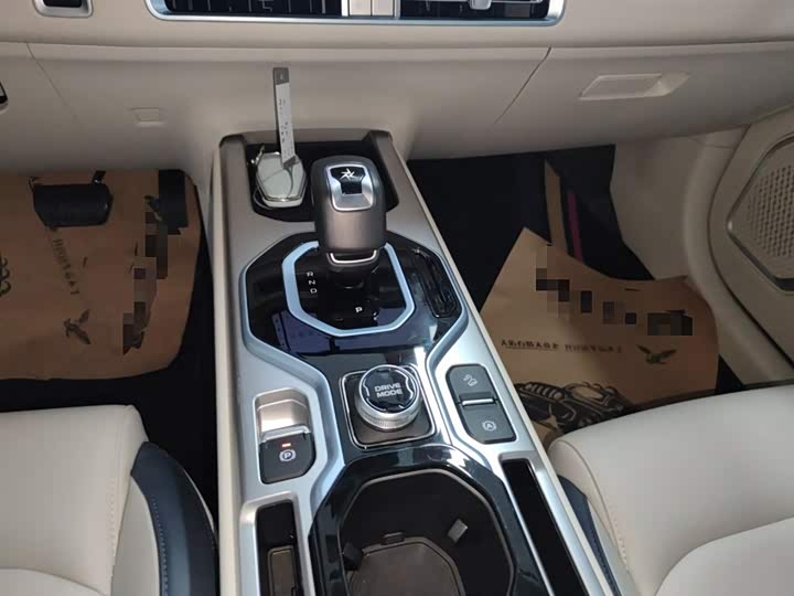 Фото 14 - Geely Icon