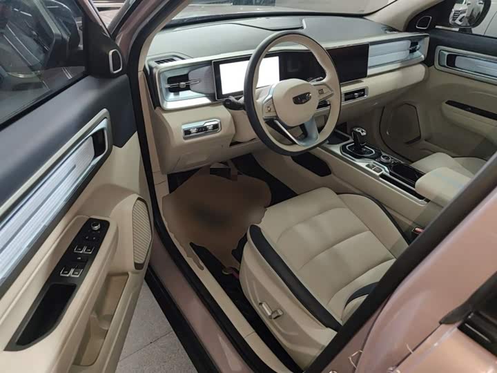 Фото 16 - Geely Icon