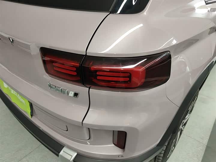 Фото 8 - Geely Icon