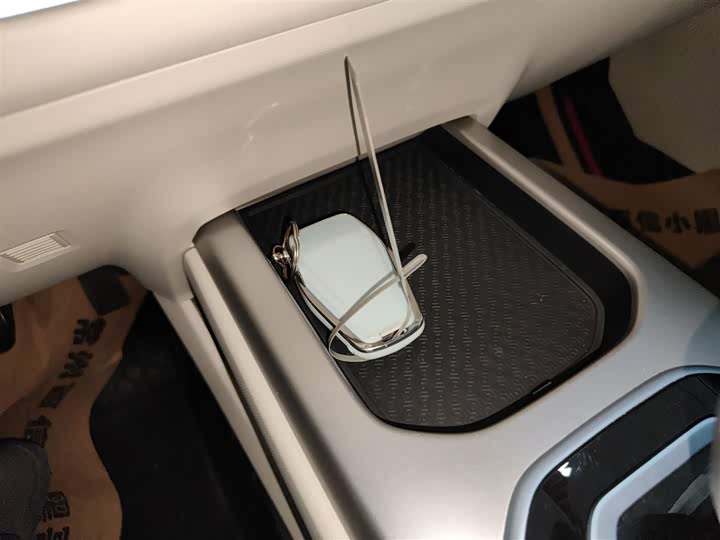 Фото 9 - Geely Icon