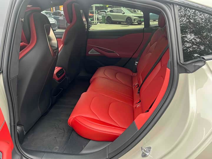 Фото 7 - Xiaomi SU7