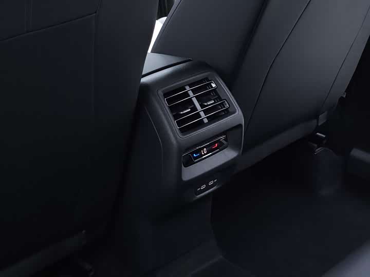 Фото 14 - Volkswagen Tayron