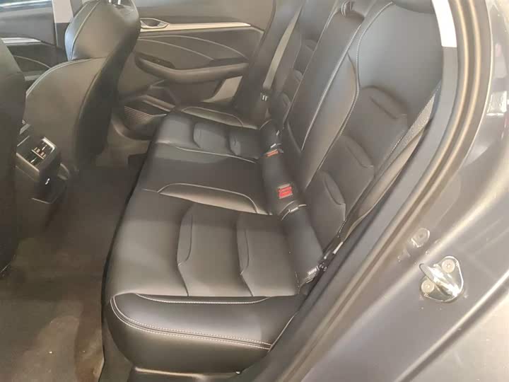 Фото 17 - Geely Preface