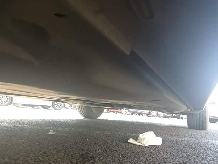 Фото 19 - Volkswagen Passat Hybrid