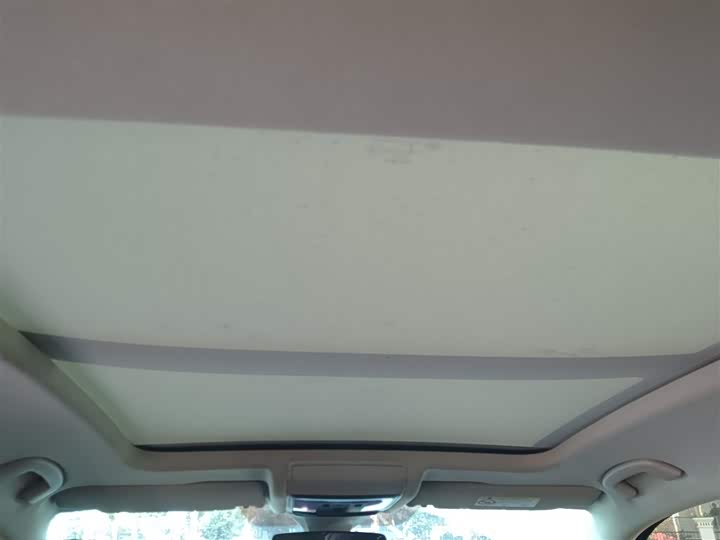 Фото 9 - Volkswagen Passat Hybrid