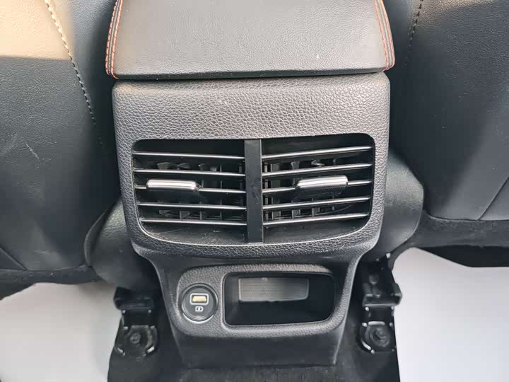 Фото 10 - Kia KX3