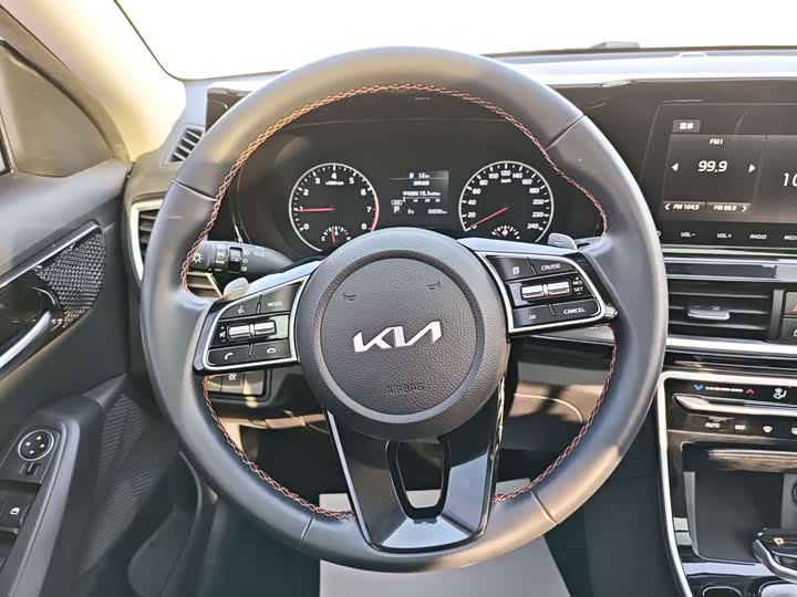 Фото 12 - Kia KX3