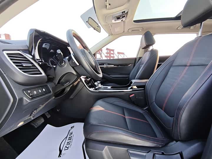 Фото 9 - Kia KX3