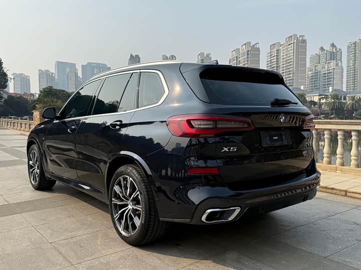 Фото 13 - BMW X5