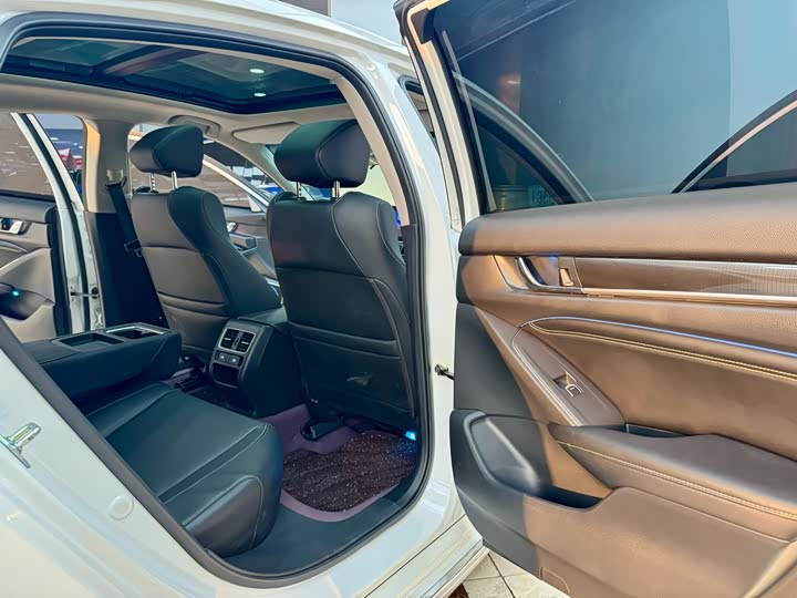 Фото 11 - Honda Accord