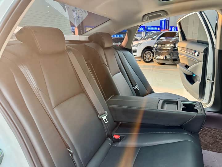 Фото 12 - Honda Accord