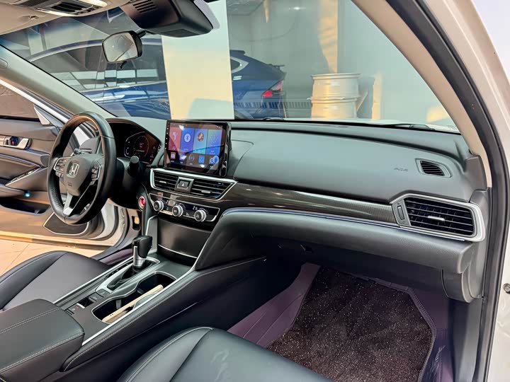 Фото 14 - Honda Accord