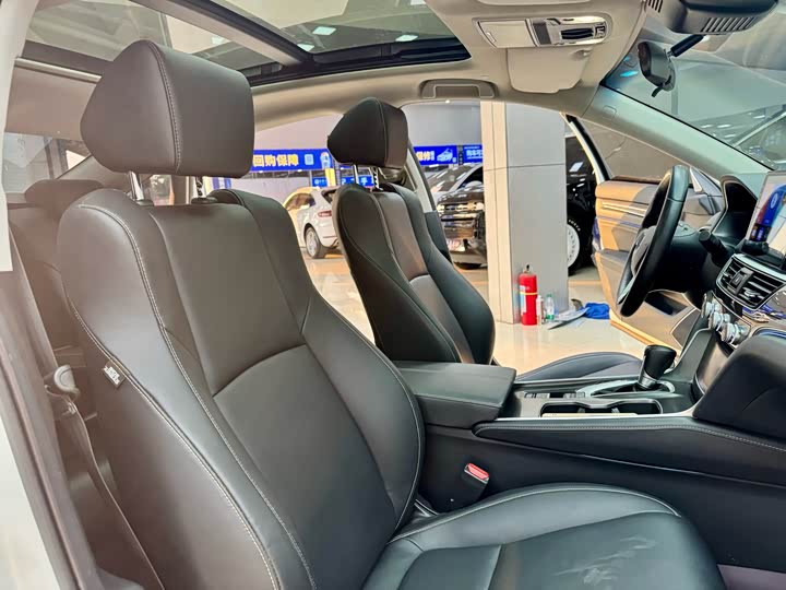 Фото 15 - Honda Accord