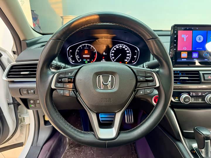 Фото 17 - Honda Accord