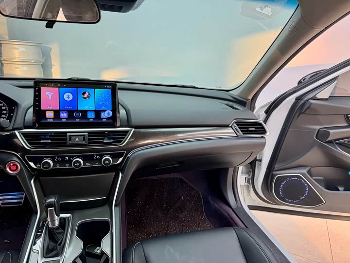 Фото 20 - Honda Accord